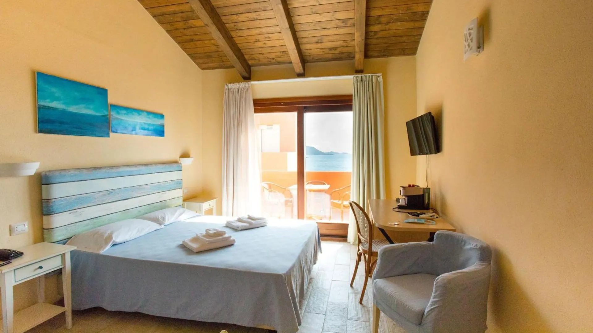 ****  Hotel Costa Paradiso Italy